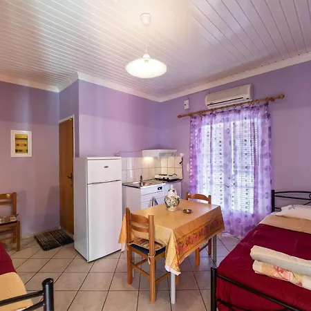 Efthalia & * نيدري