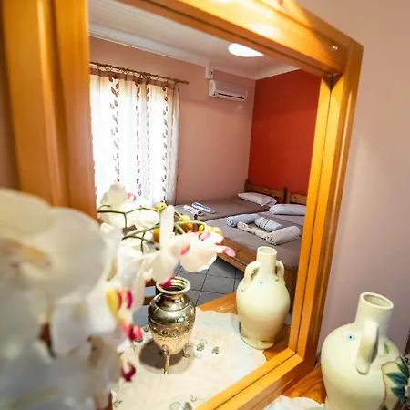 Efthalia & شقة نيدري